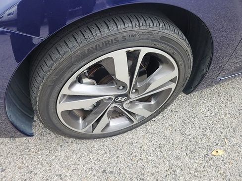 Used 2014 Hyundai Elantra Limited FWD image 9