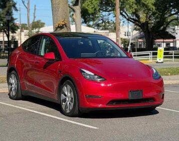 Used 2022 Tesla Model Y Long Range AWD/4WD image 2