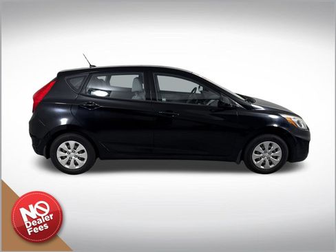 Used 2016 Hyundai Accent SE FWD image 2