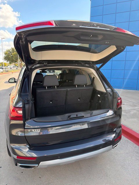 Used 2021 BMW X7 xDrive40i w/ Premium Package AWD/4WD image 10