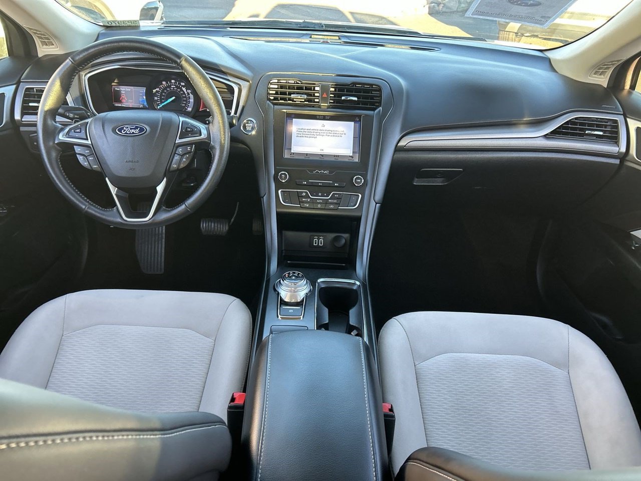 Used 2019 Ford Fusion SE w/ Equipment Group 151A FWD image 12