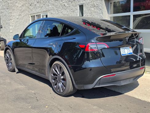 Used 2023 Tesla Model Y Performance AWD/4WD image 4