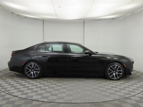 New 2026 BMW i7 xDrive60 image 4