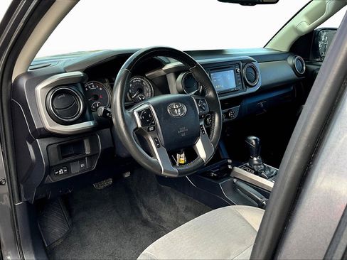 Used 2019 Toyota Tacoma SR5 image 12
