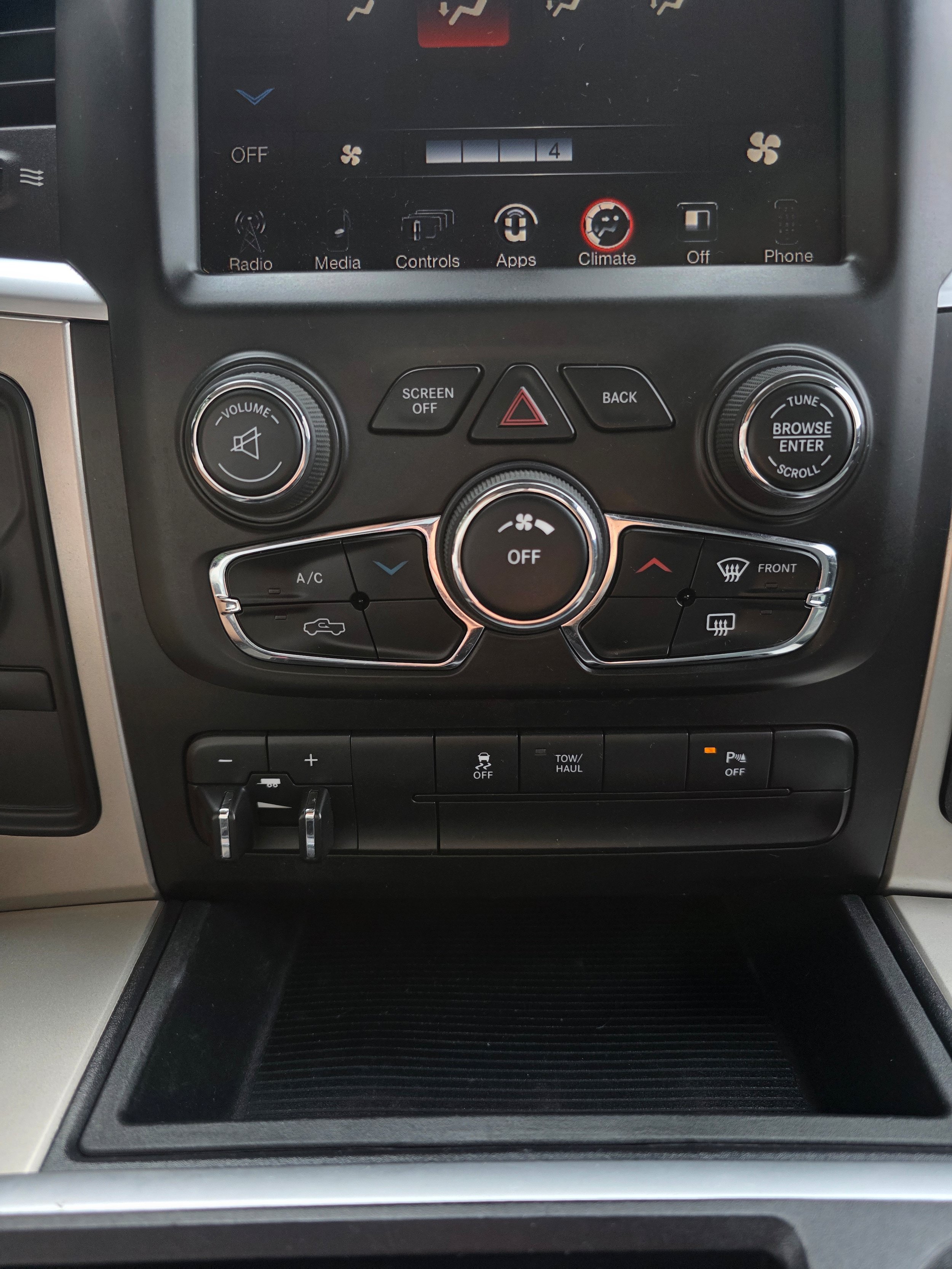 Used 2014 RAM 2500 SLT w/ Luxury Group AWD/4WD image 15