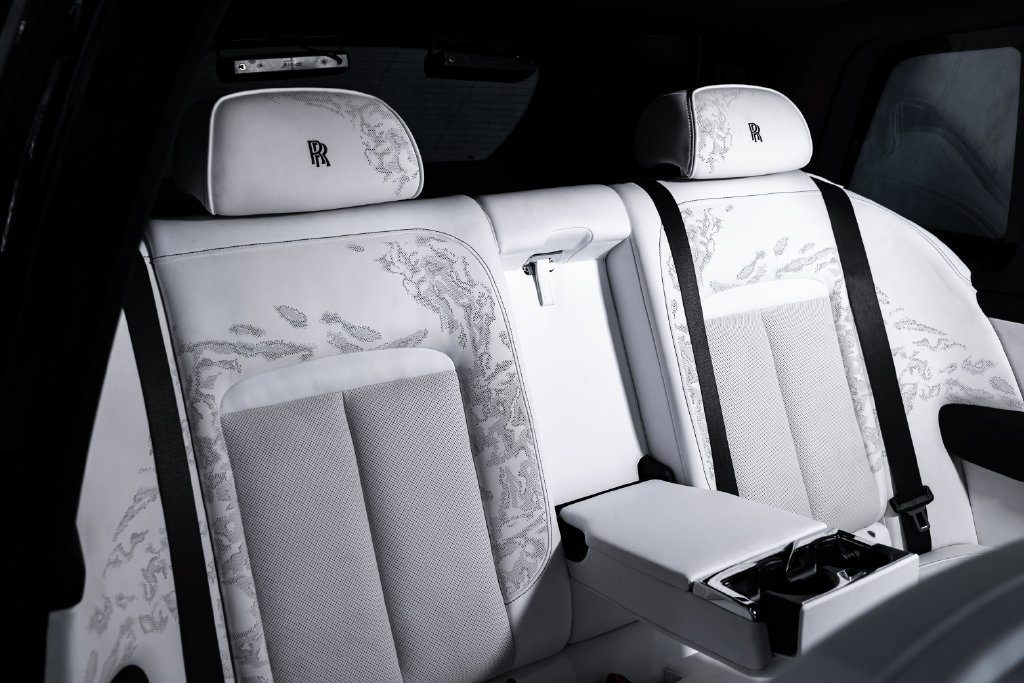 Used 2025 Rolls-Royce Cullinan AWD/4WD image 23