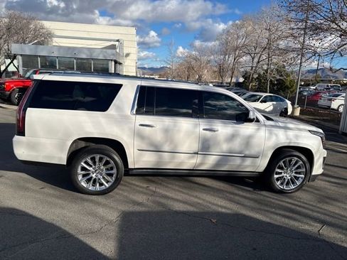 Used 2019 Cadillac Escalade ESV Platinum image 4