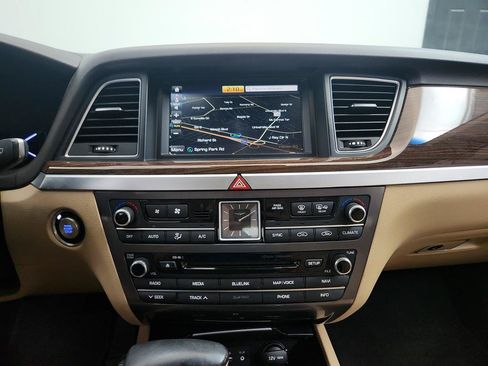 Used 2018 Genesis G80 3.8 RWD image 21