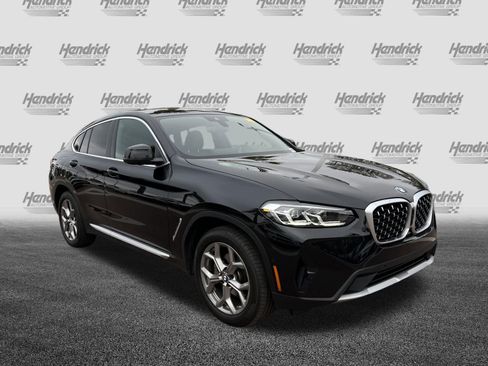Certified 2025 BMW X4 xDrive30i image 2