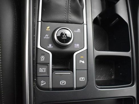 Used 2025 Kia Sorento S image 27