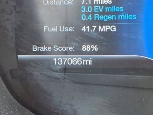 Used 2018 Ford Fusion Titanium FWD image 2