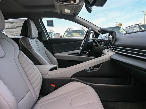 New 2026 Hyundai Elantra Limited image 18