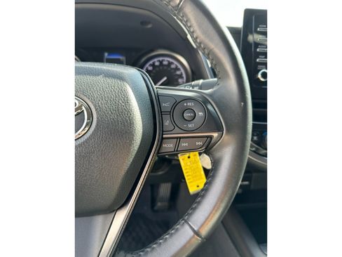 Used 2023 Toyota Camry SE image 19