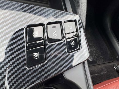 Used 2025 Kia Sportage SX Prestige image 41