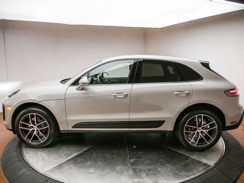 Certified 2026 Porsche Macan AWD/4WD image 2