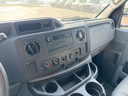 Used 2014 Ford E-250 and Econoline 250 image 11