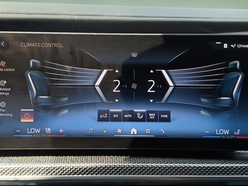 Used 2025 BMW 760i xDrive w/ Executive Package AWD/4WD image 48