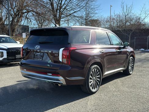 Used 2023 Hyundai Palisade Calligraphy image 3