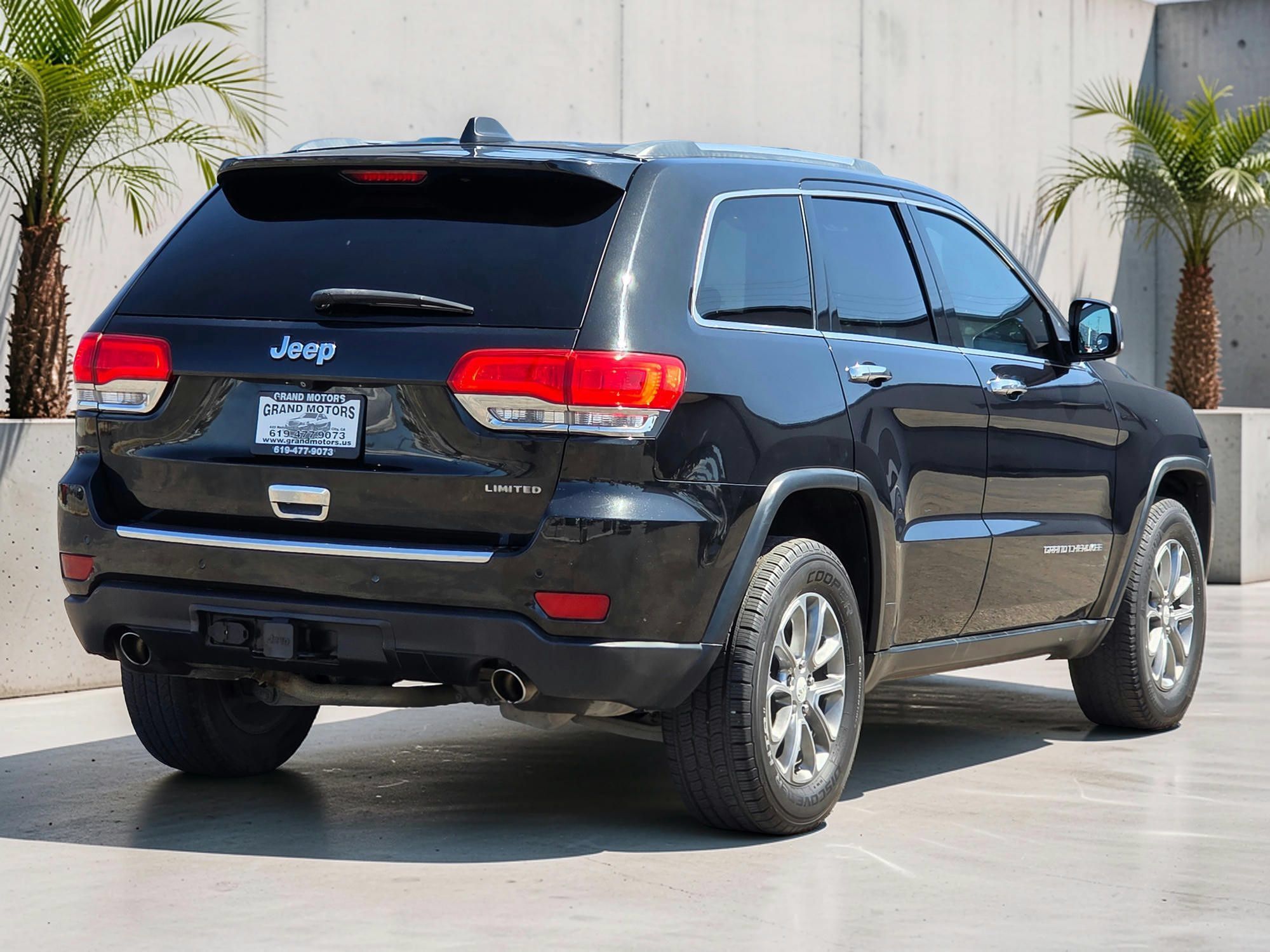 Used 2014 Jeep Grand Cherokee Limited w/ Luxury Group II RWD image 7