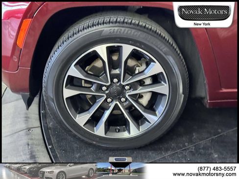 Used 2022 Jeep Grand Cherokee L Overland w/ Luxury Tech Group IV AWD/4WD image 5