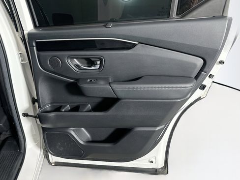 Used 2024 Honda Pilot Touring image 33
