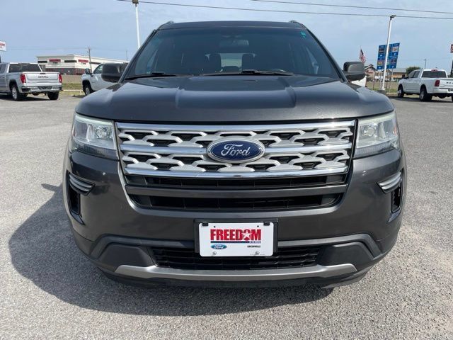 Used 2018 Ford Explorer XLT FWD image 2