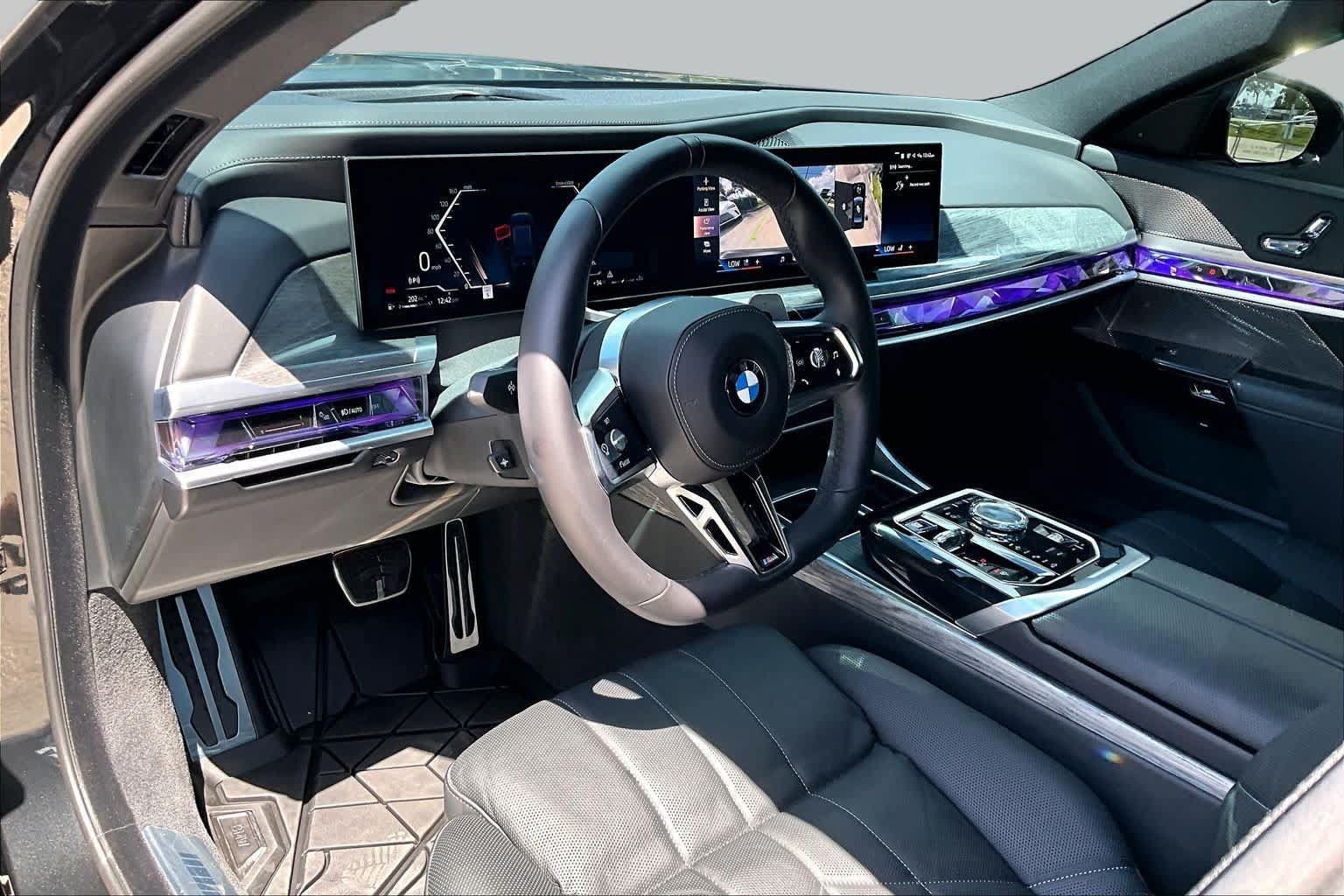 Used 2024 BMW 760i xDrive AWD/4WD image 17