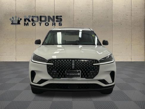 Certified 2025 Lincoln Aviator AWD image 3