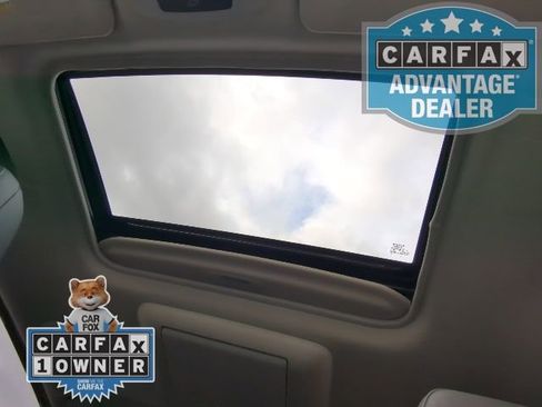 Used 2024 Toyota Sienna Limited image 11