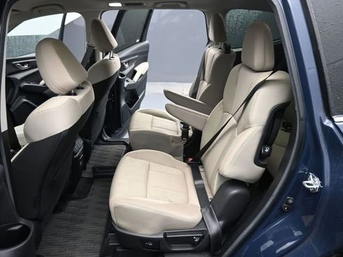 Used 2025 Subaru Ascent Premium image 13