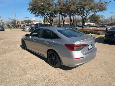 Used 2023 Honda Civic Sport image 6