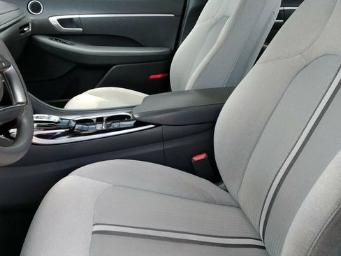 Used 2021 Hyundai Sonata SE w/ Preferred Accessory Package image 7