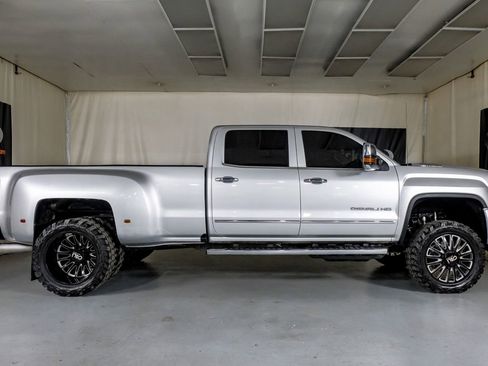 Used 2018 GMC Sierra 3500 Denali w/ Duramax Plus Package image 5