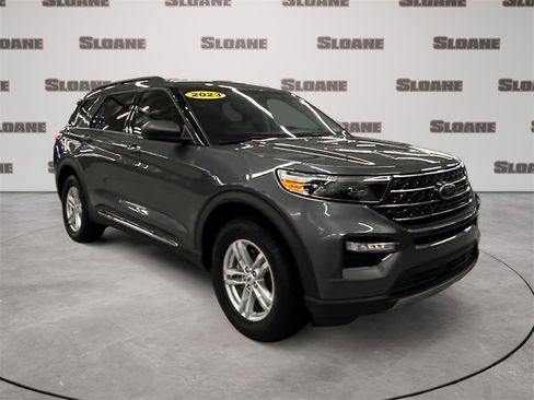 Used 2023 Ford Explorer XLT w/ Equipment Group 202A image 7