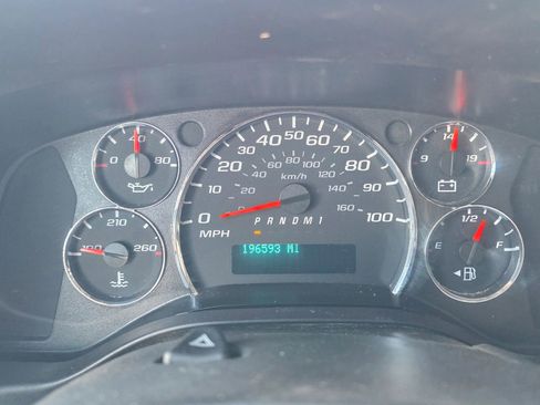 Used 2014 Chevrolet Express 2500 image 12