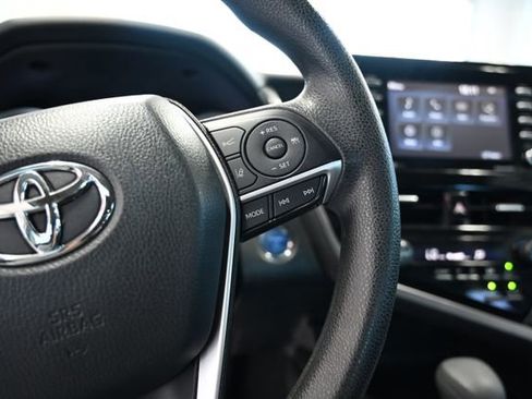Used 2021 Toyota Camry LE image 23