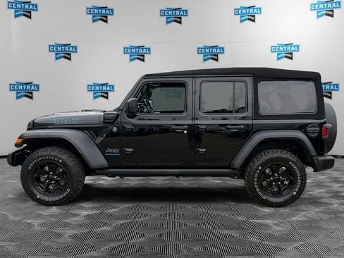 Used 2023 Jeep Wrangler Unlimited w/ Cold Weather Group AWD/4WD image 3