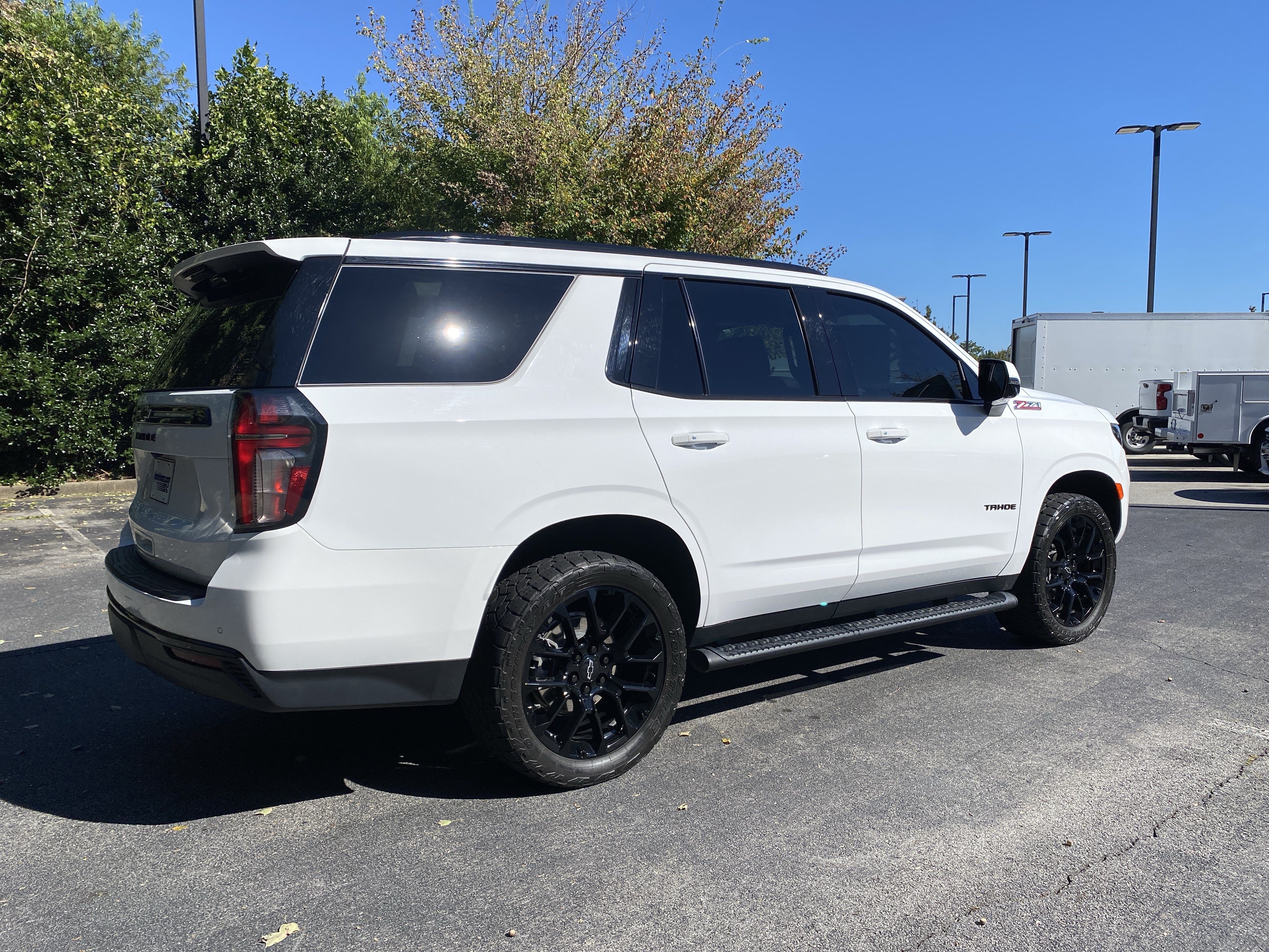 Used 2023 Chevrolet Tahoe Z71 w/ Luxury Package AWD/4WD image 9
