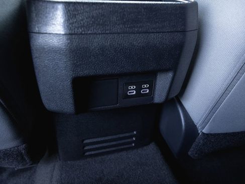 Certified 2024 Toyota Tacoma TRD Off-Road image 29