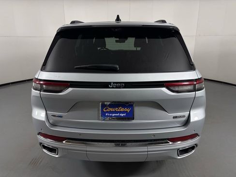 Used 2022 Jeep Grand Cherokee Overland w/ Luxury Tech Group IV image 7