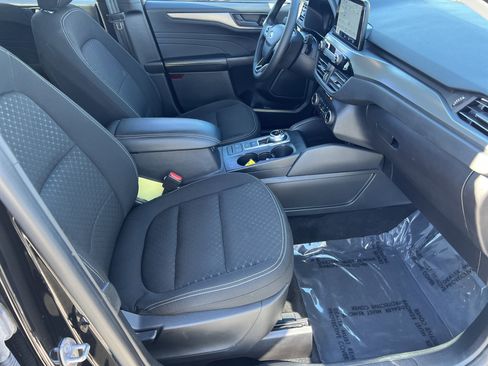 Used 2024 Ford Escape Active w/ Cold Weather Package image 17