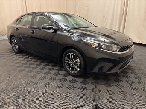 Certified 2023 Kia Forte LXS w/ LXS Technology Package image 3