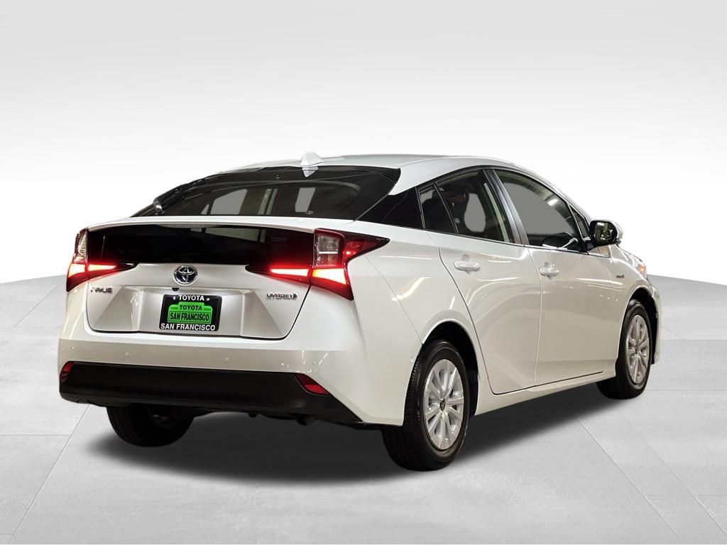 Certified 2022 Toyota Prius LE FWD image 5