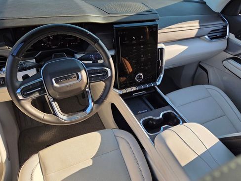 Used 2024 GMC Acadia Denali w/ Super Cruise Package image 8