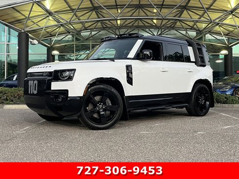 Used 2025 Land Rover Defender 110 X-Dynamic SE AWD/4WD image 1