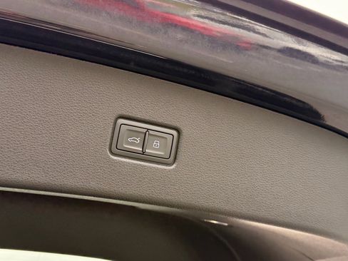 Used 2024 Audi SQ5 Prestige AWD/4WD image 25