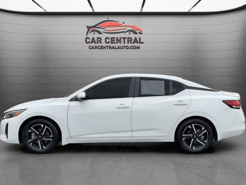 Used 2025 Nissan Sentra SV image 2