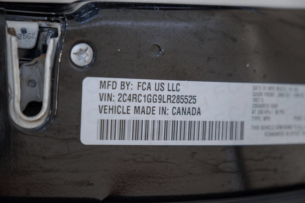 Used 2020 Chrysler Pacifica Limited FWD image 78