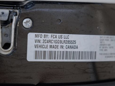 Used 2020 Chrysler Pacifica Limited FWD image 78