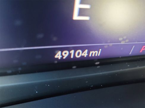 Used 2022 Cadillac XT4 Premium Luxury w/ Safety Alert Package image 31